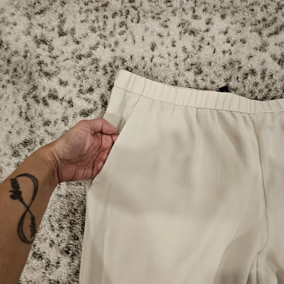 Eileen Fisher Ivory 100% Silk Pull On Pants Pockets Lined Lightweight Tapered - Picture 6 of 12